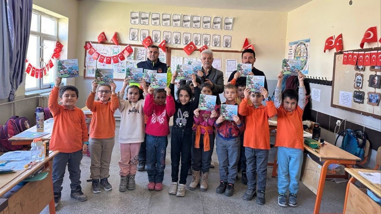 Yozgat Jandarması Geleceğin Sürücülerine Trafik Sırlarını Öğretiyor (4)