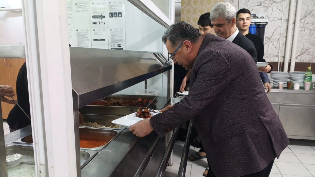 Yozgat Lisesi Pansiyonunda Anlamlı İftar Altınkaynak Öğrencilerle Buluştu (3)