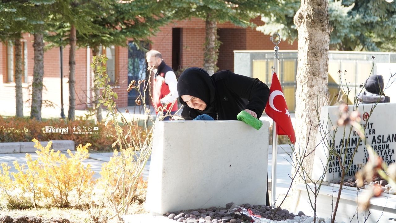 Yozgat Şehitliği’nde Ramazan Öncesi Bakım Ve Temizlik Seferberliği (3)-1
