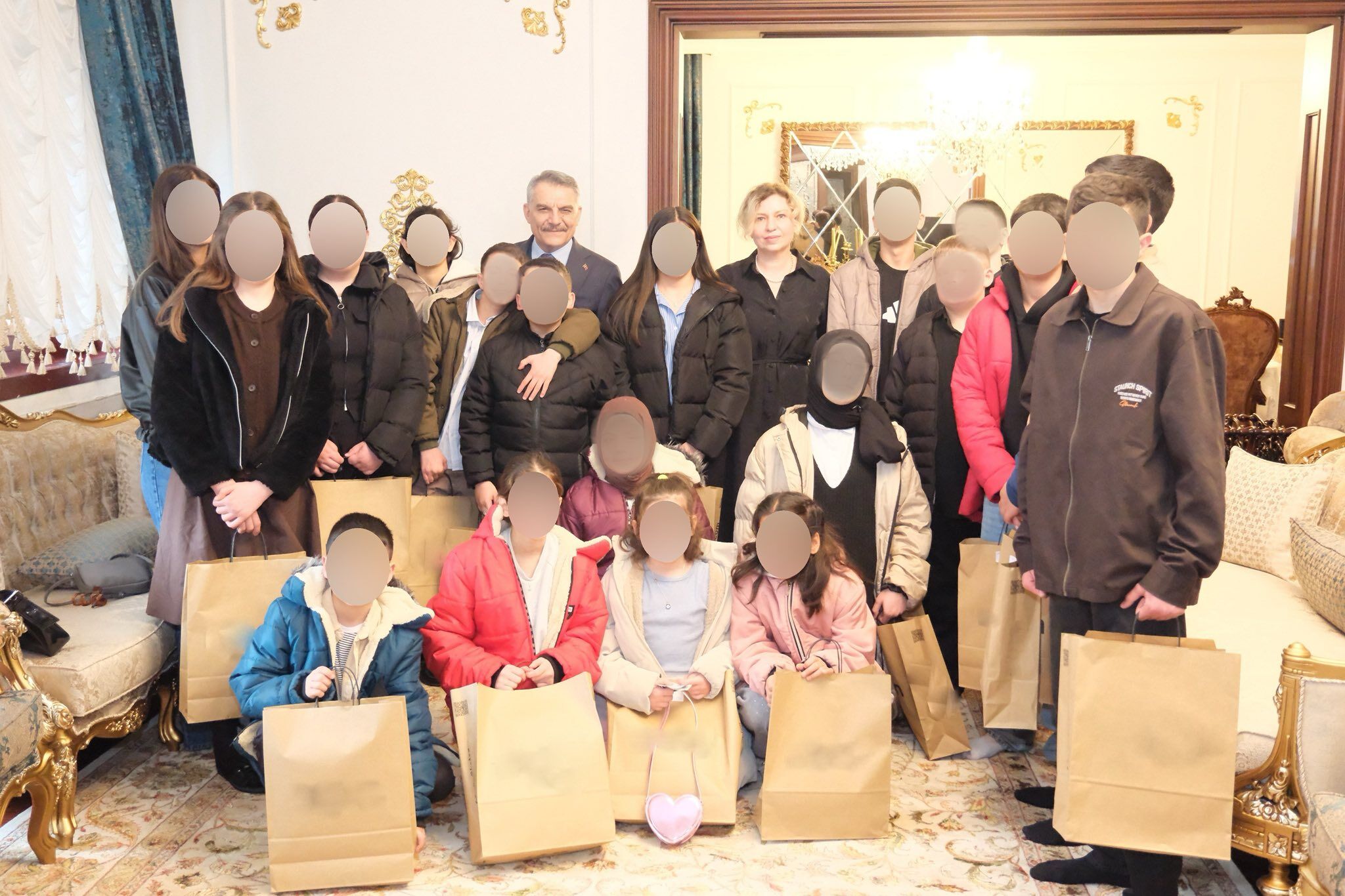 Yozgat Valisi Çocuk Evleri'ndeki Çocukları Vali Konutunda Ağırladı1