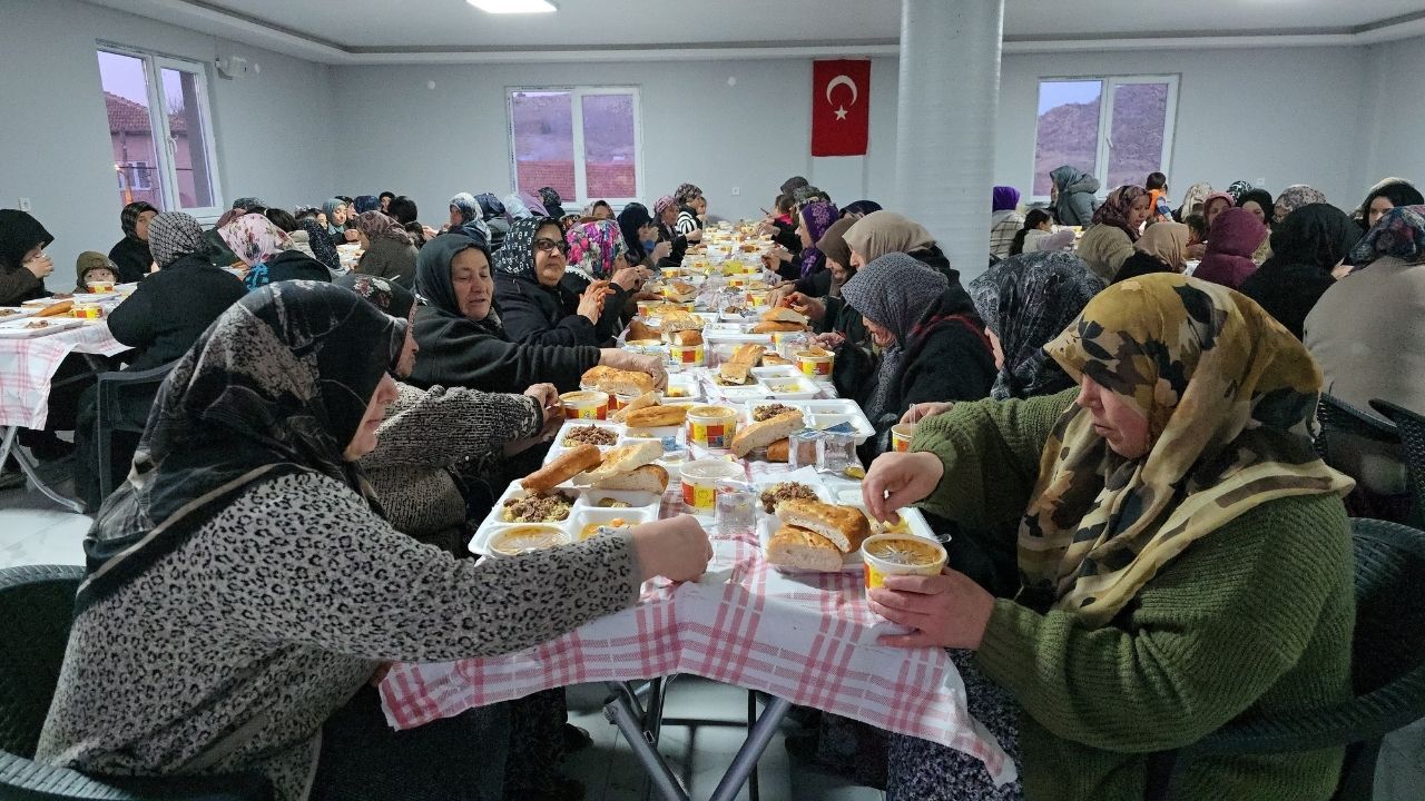 Yozgat’ın Bu Mahallesinde Ramazan Farklı Yaşanıyor 1 Ay Boyunca Hiçbir Evde Yemek Pişmiyor (2)