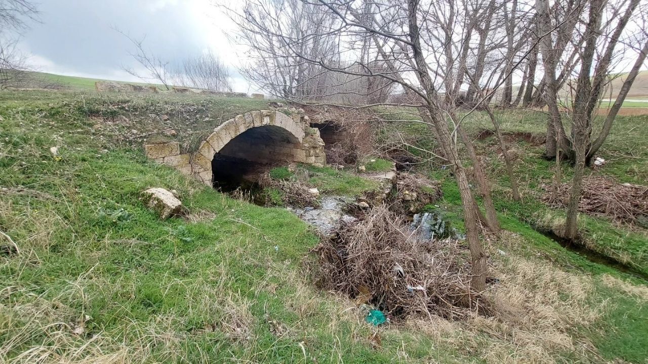 Yozgat’ın Gizli Hazinesi Tarihi “Ak Köprü” Zamana Direniyor (3)-1