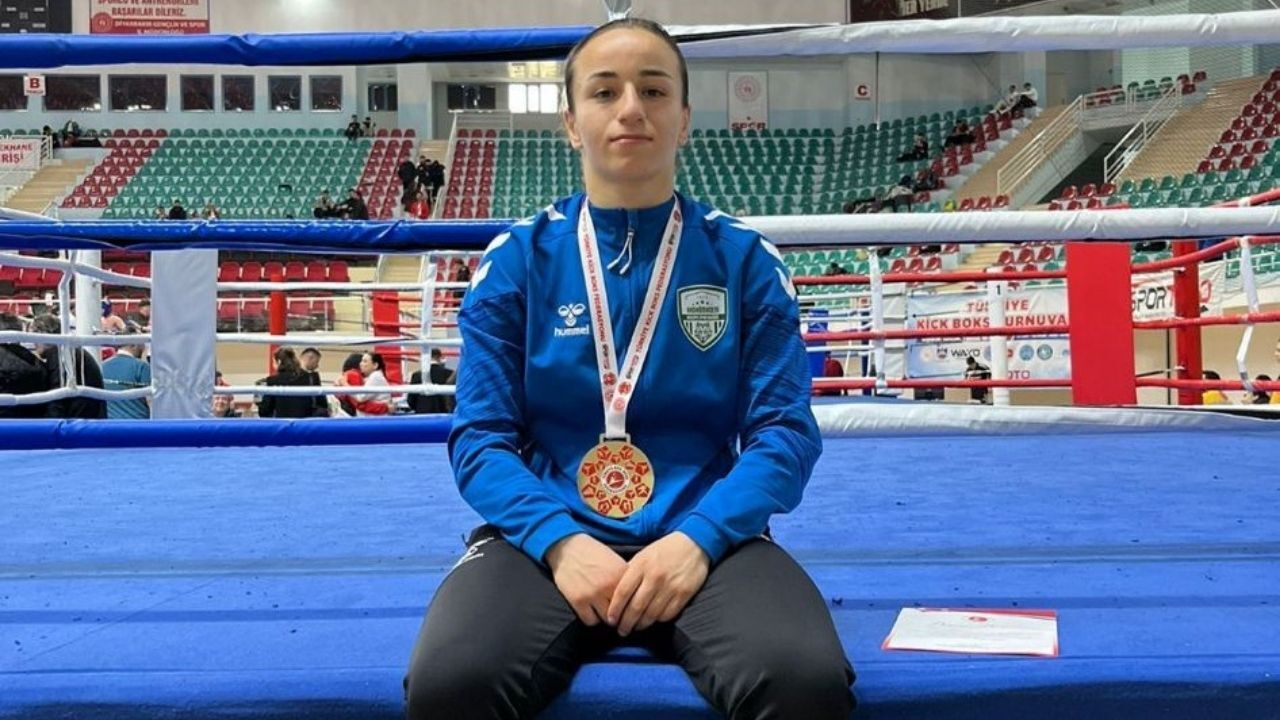 Yozgat’ın Gururu Rabia Karadaş Türkiye Kick Boks Şampiyonu (2)