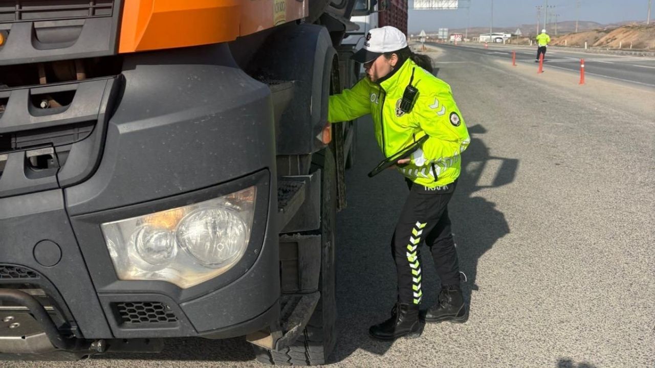 Yozgat'ta 290 Ticari Araç Kontrolden Geçti (1)