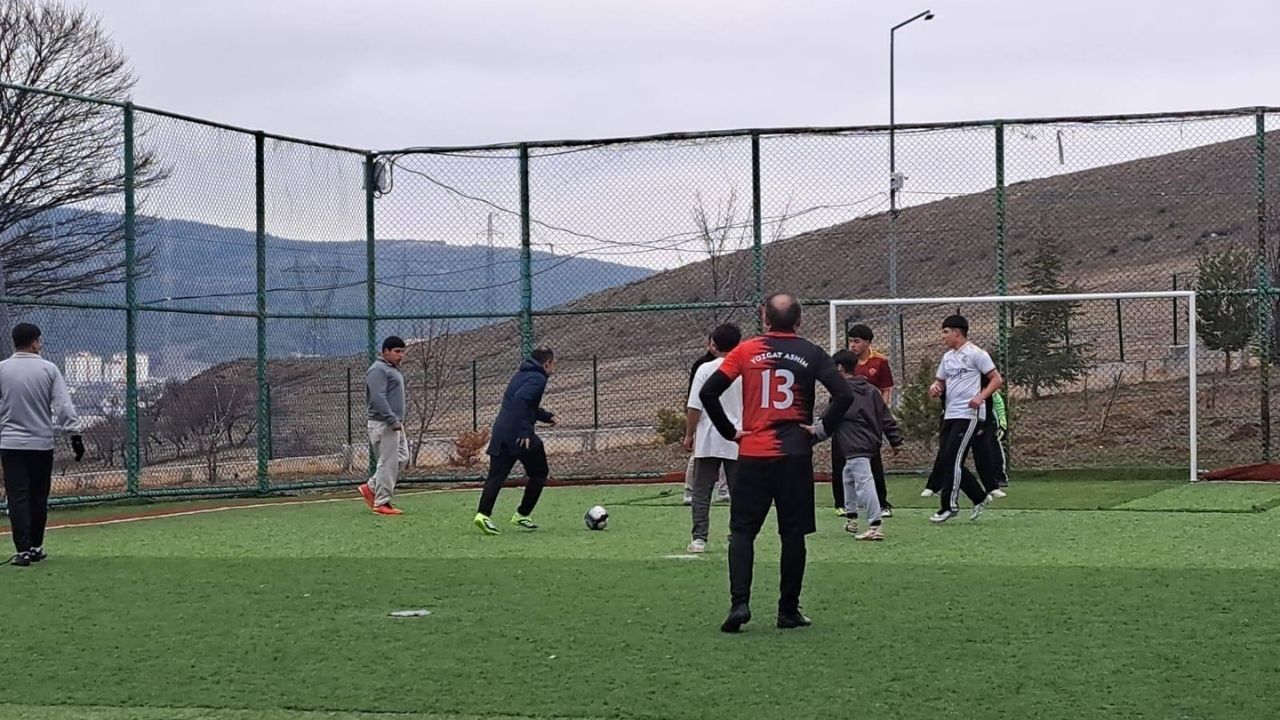 Yozgat’ta Anlamlı Futbol Maçı Sevgi Ve Dayanışma Kazandı (3)