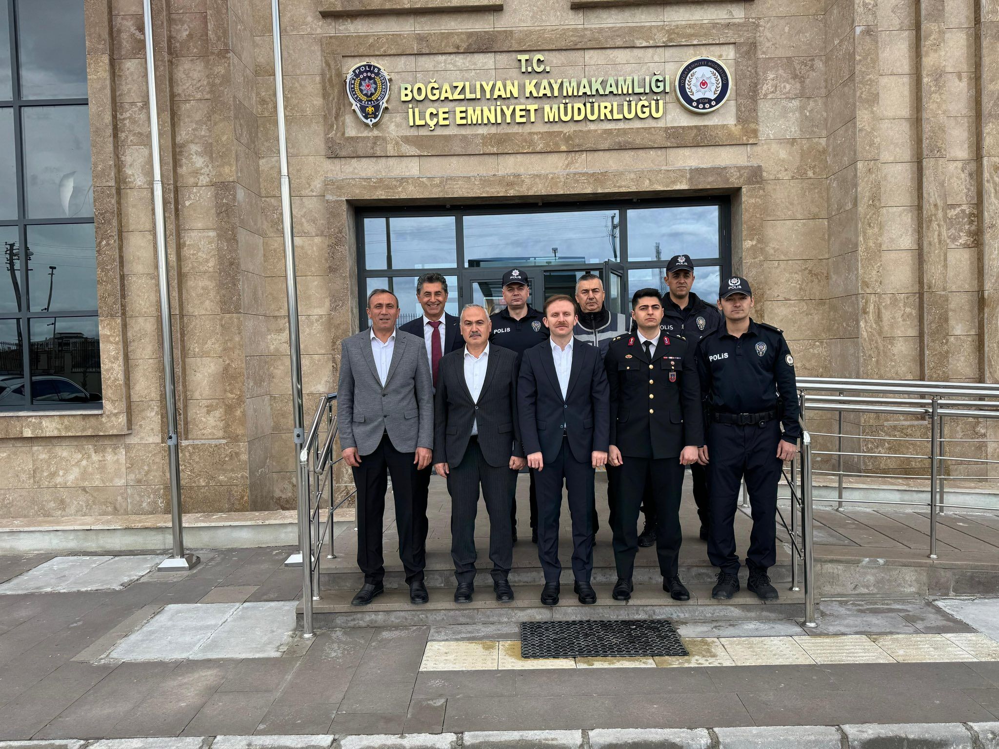 Yozgat'ta Başkan Ve Kaymakamdan Bayram Jesti