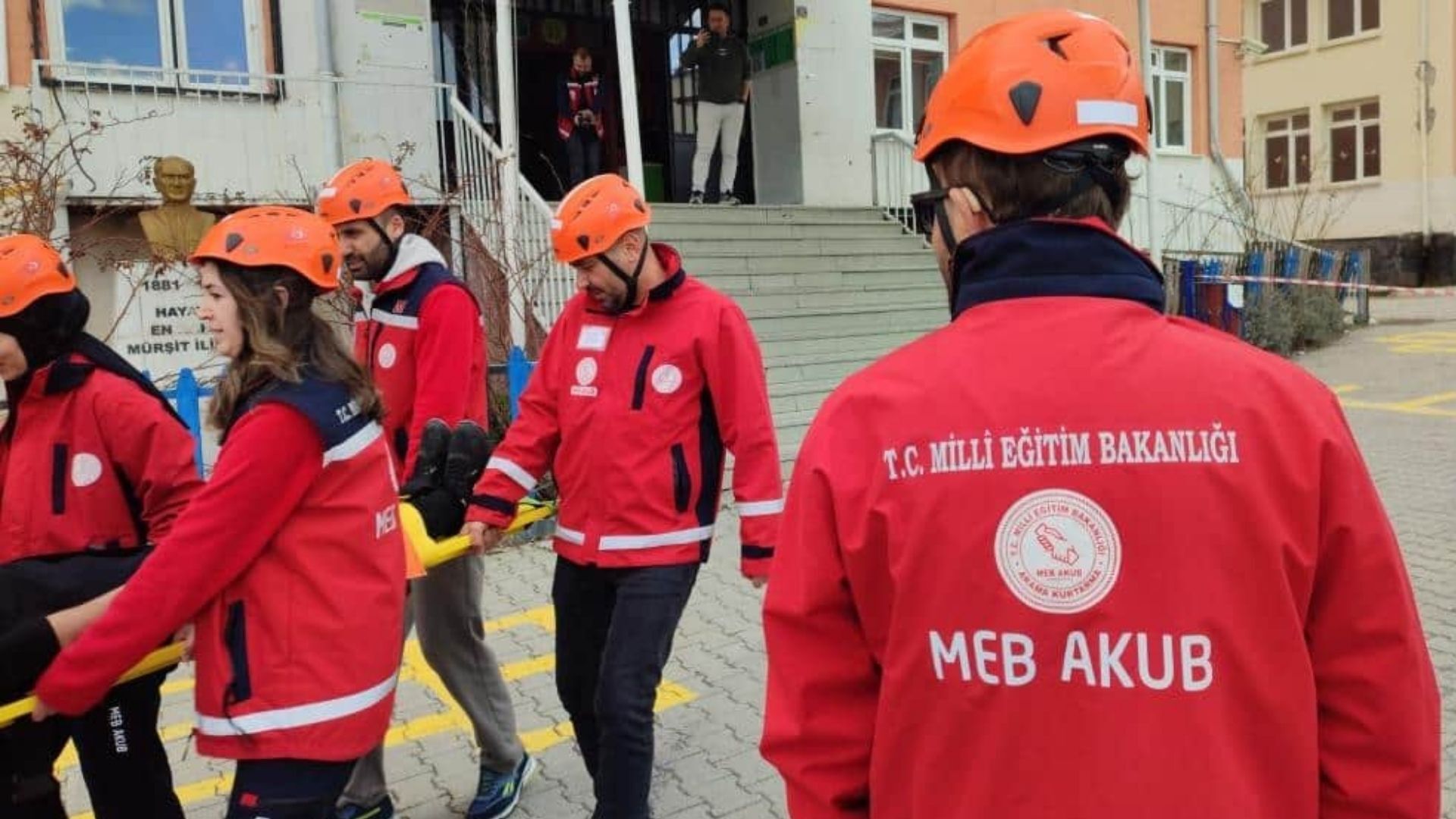 Yozgat’ta Dev Deprem Tatbikatı 441 Kişi Okulda Güvenlik Testi Yaptı1