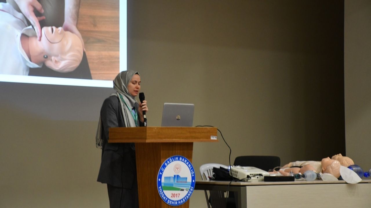 Yozgat’ta Dikkat Çeken Eğitim Sağlık Ekiplerine Kritik Müdahale Bilgileri Verildi (1)