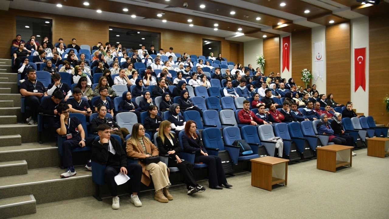 Yozgat’ta Dikkat Çeken Eğitim Sağlık Ekiplerine Kritik Müdahale Bilgileri Verildi (3)