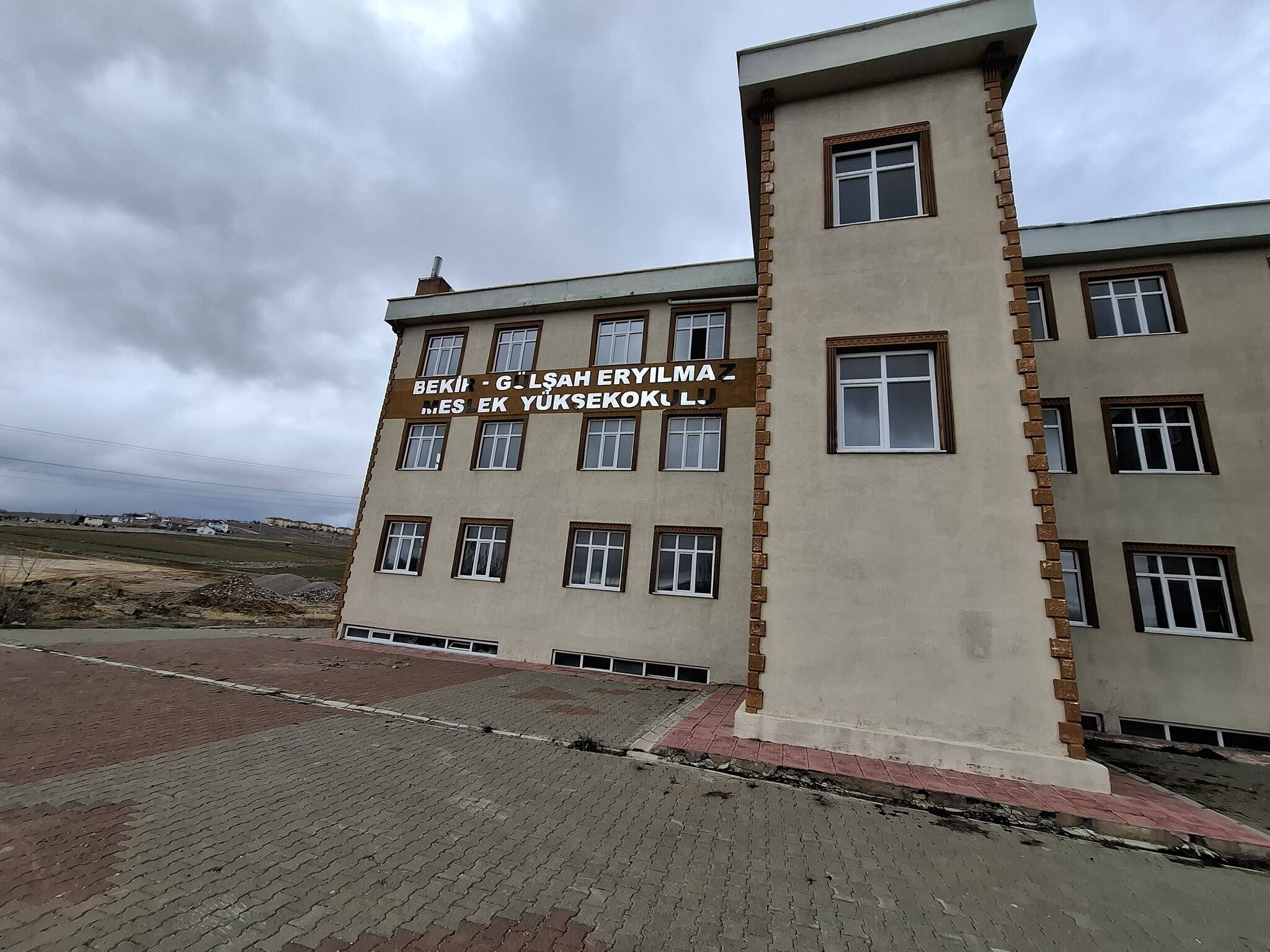 Yozgat'ta Eğitim Binasını Kim Kaderine Terk Etti