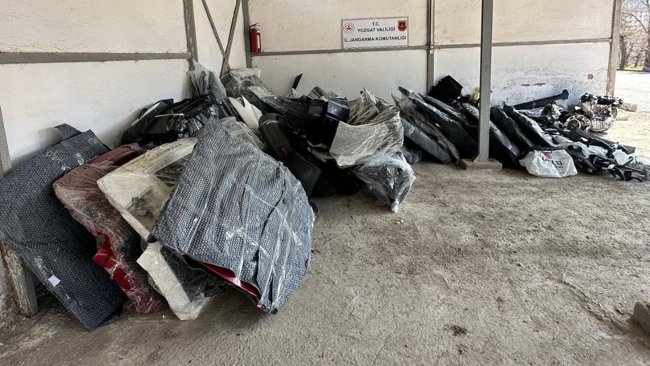Yozgat’ta Eş Zamanlı Operasyon Çalıntı Araç Ticareti Deşifre Edildi (1)