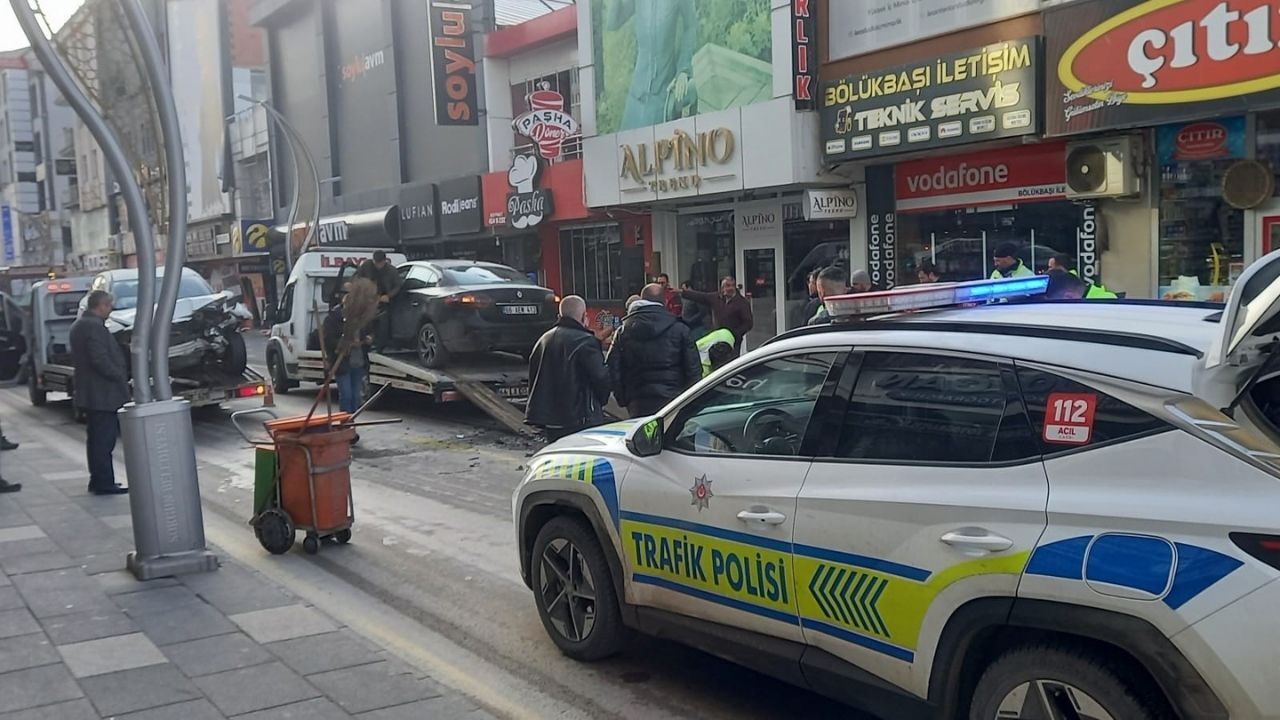 Yozgat’ta Feci Çarpışma 1 Kişi Yaralandı (3)