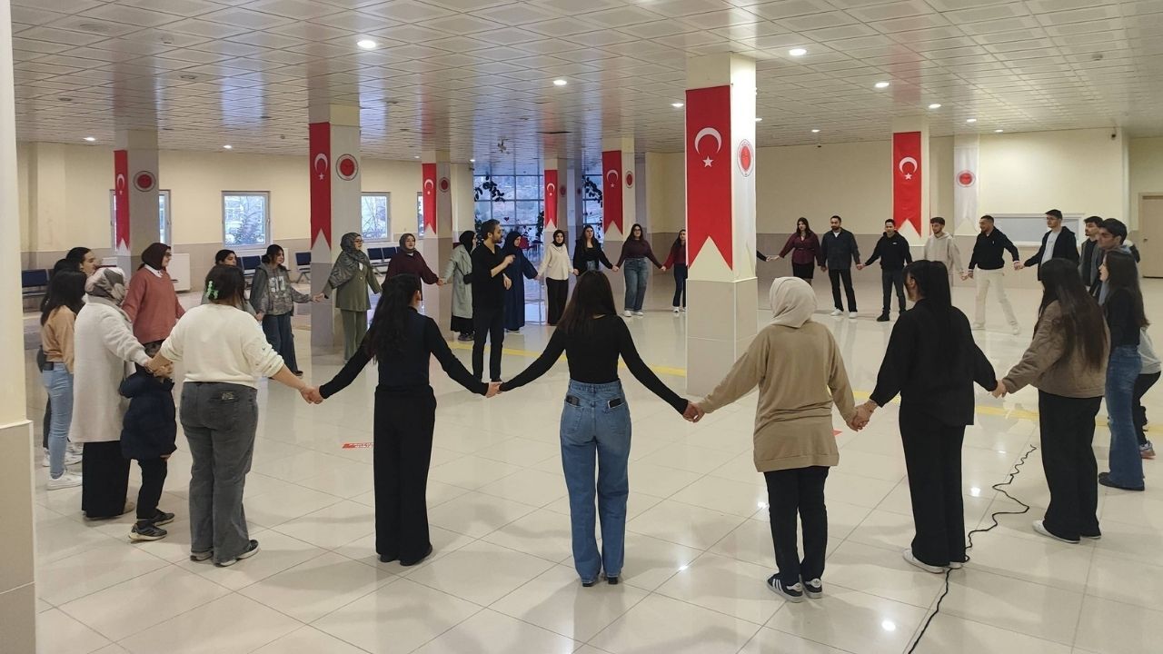 Yozgat’ta Gençler İçin Özel Etkinlik Dayanışmanın Gücü Tecrübe Edildi (1)