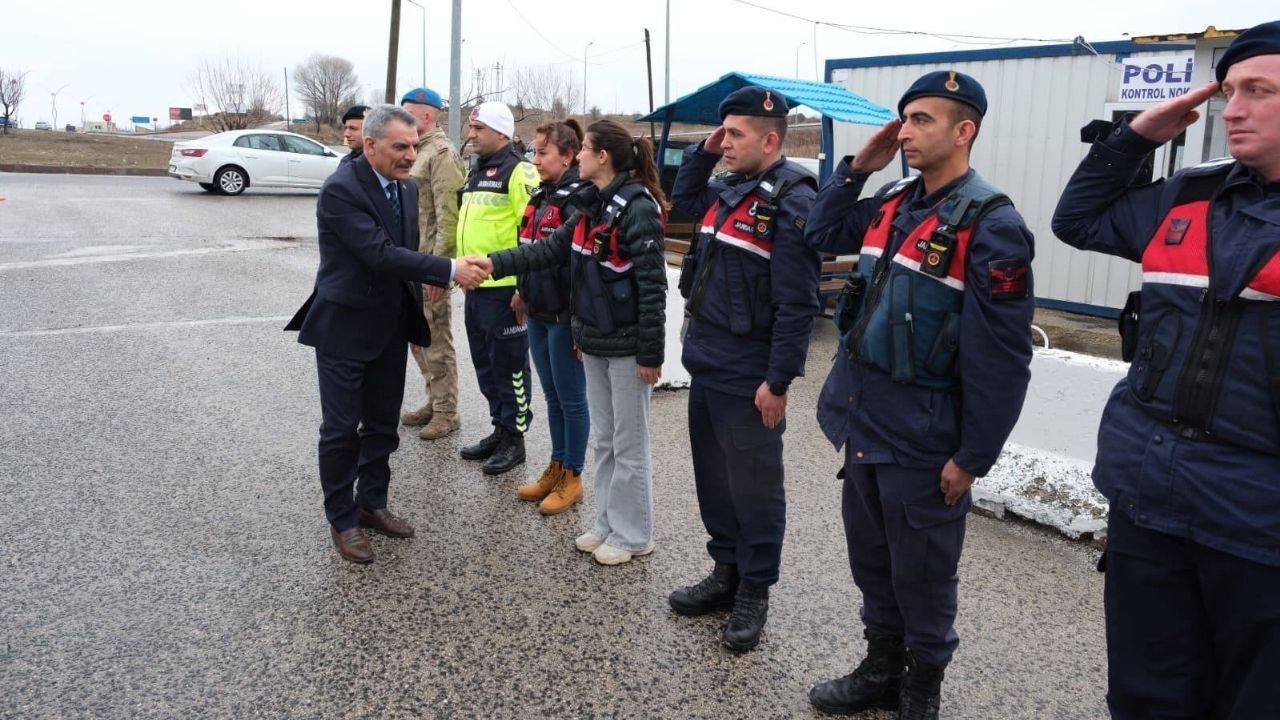 Yozgat'ta Görev Başındaki Ekipleri Unutmadı Güvenlik Güçlerine Moral Ziyareti (2)