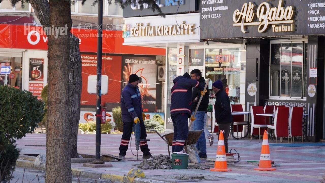Yozgat’ta Kaldırımlar Yenilendi Lise Caddesi’nde Dikkat Çeken Düzenleme (3)