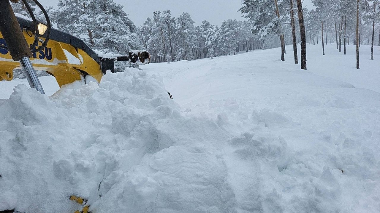 Yozgat’ta Karla Kaplanan Ormanlar Dronla Görüntülendi (2)