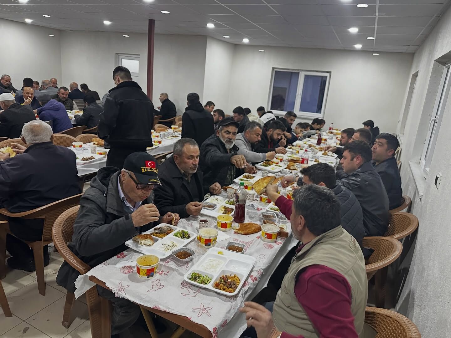 Yozgat'ta Mhp'liler Vatandaşa Kulak Veriyor1