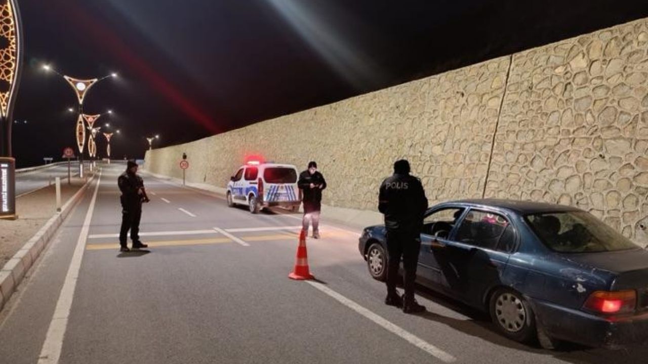 Yozgat’ta Polis Affetmedi Birden Fazla Sürücüye Ağır Ceza (5)