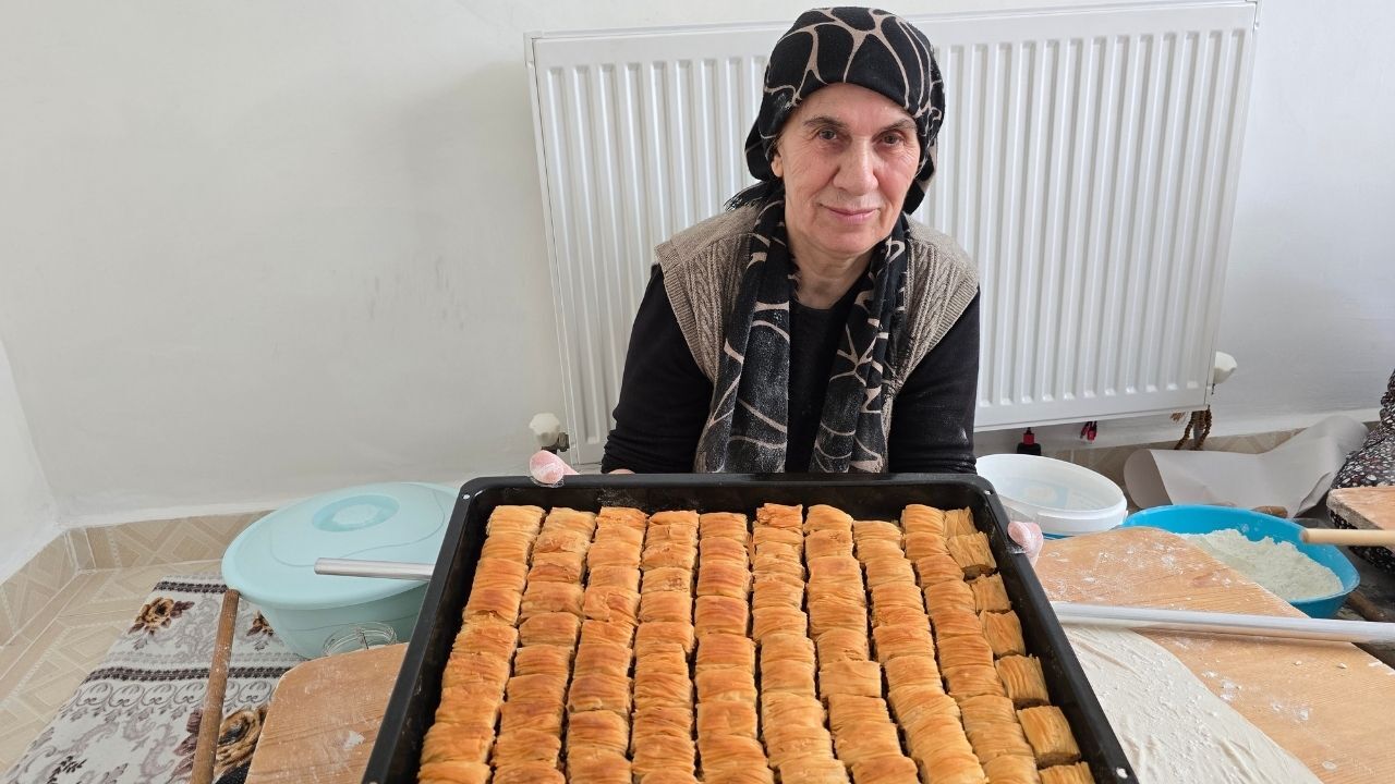 Yozgat'ta Ramazan Bayramı Hazırlıkları Kadınlar İmece Usulü Tatlı Yapıyor (1)
