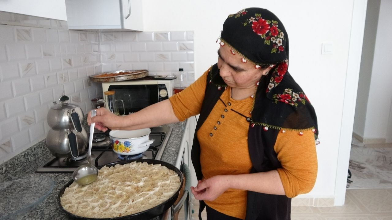 Yozgat'ta Ramazan Bayramı Hazırlıkları Kadınlar İmece Usulü Tatlı Yapıyor (3)