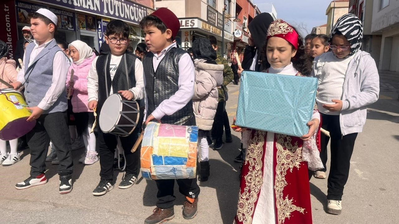 Yozgat’ta Ramazan Etkisi Yerköy Çarşısı Çocukların Sesiyle Yankılandı (1)