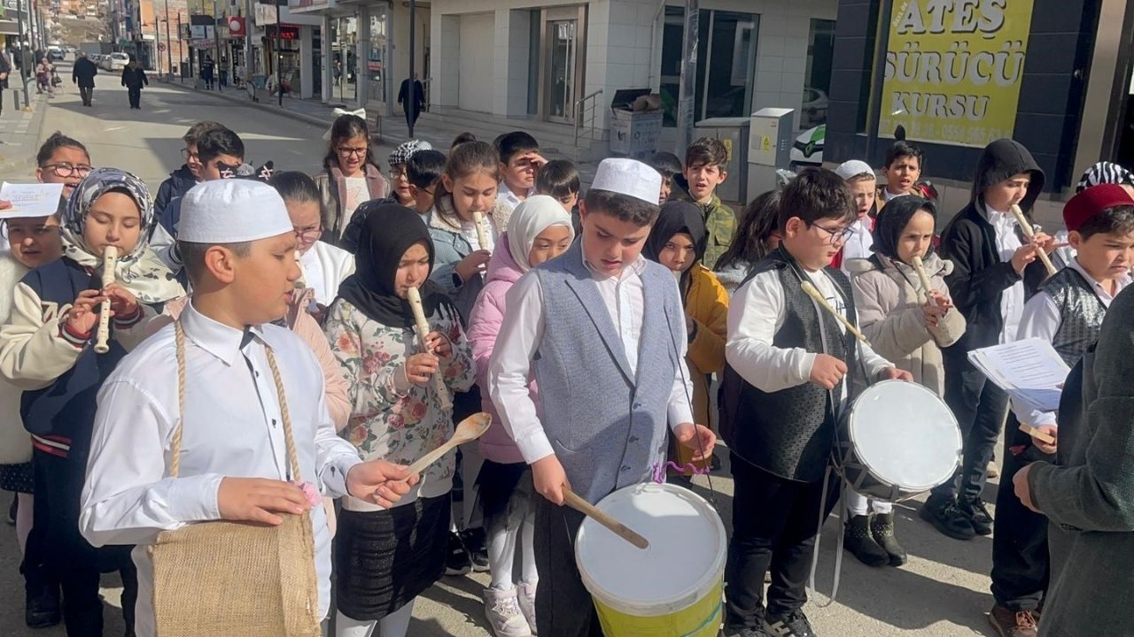 Yozgat’ta Ramazan Etkisi Yerköy Çarşısı Çocukların Sesiyle Yankılandı (3)