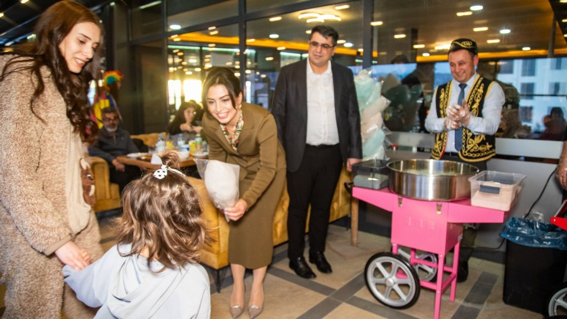 Yozgat’ta Ramazan Geleneği Çocuklar Ve Aileler Kaymakamla Buluştu1