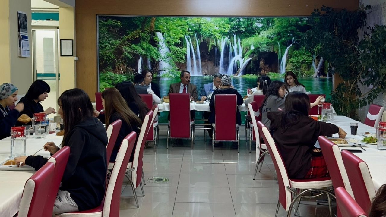 Yozgat’ta Ramazan’ın Bereketi Eğitim Camiasını Bir Araya Getirdi (1)