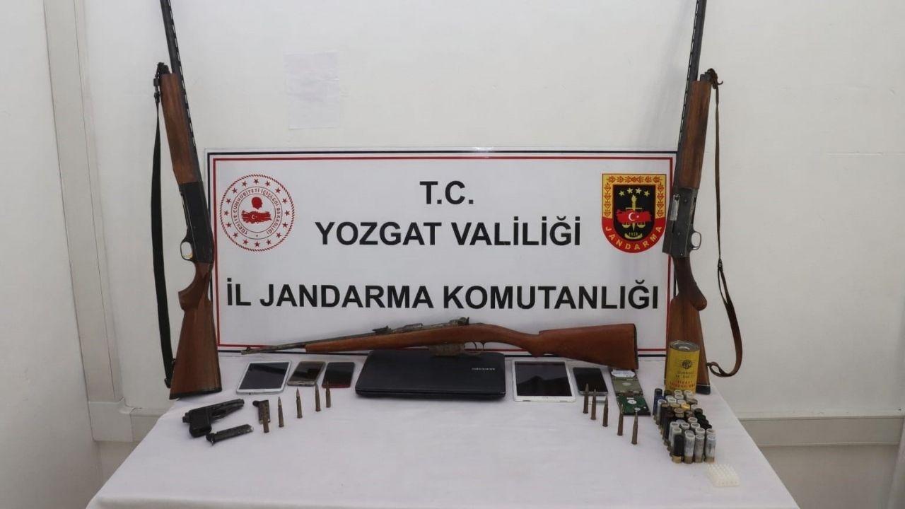 Yozgat’ta Ruhsatsız Silah Operasyonu Evden Cephanelik Çıktı (1)
