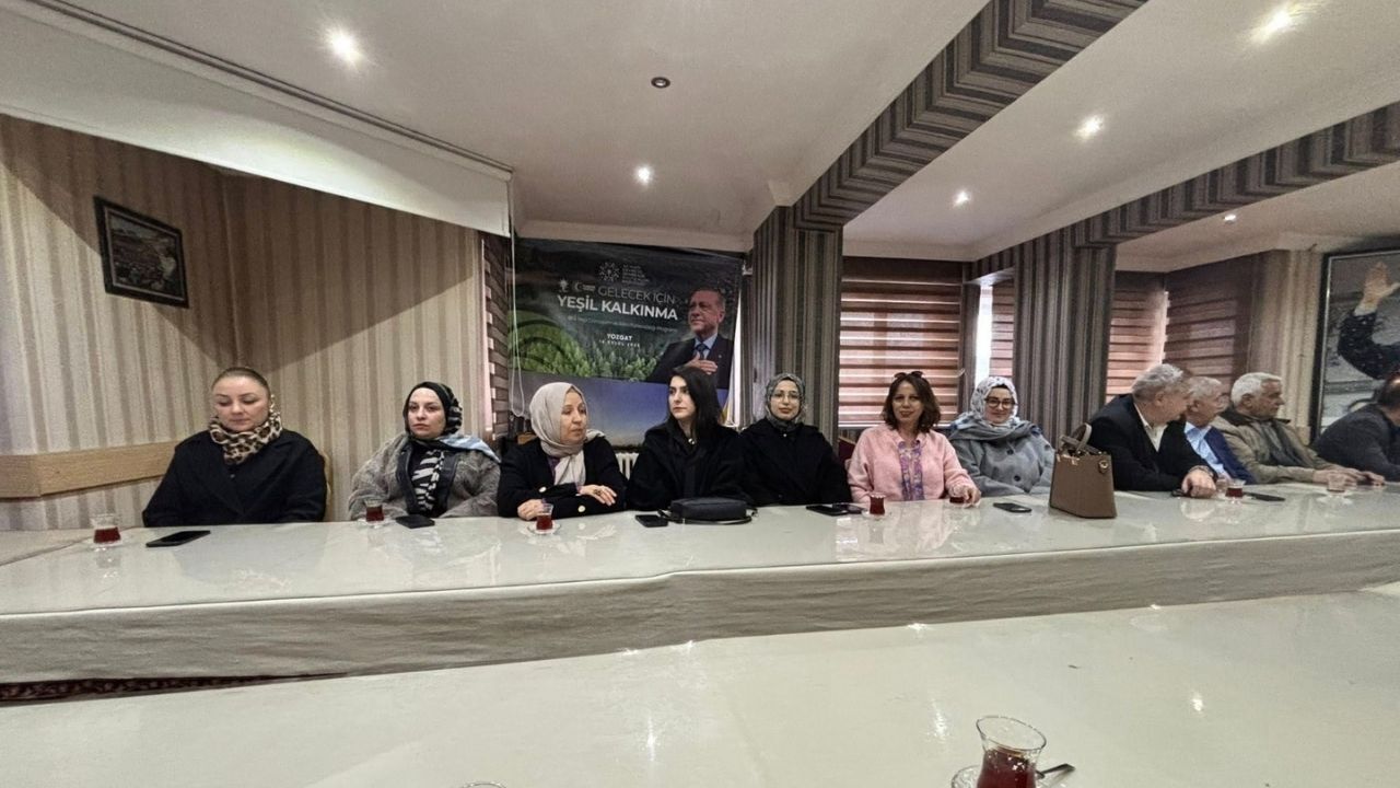 Yozgat’ta Siyaset Gündemi Ak Parti İl Yönetimi Toplandı (2)