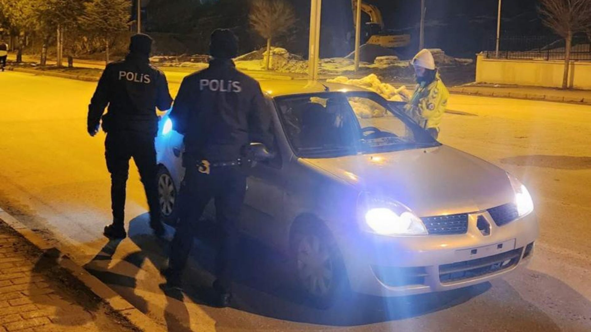 Yozgat'ta Şok Uygulama 59 Şahıs Ve 35 Araç Kontrol Edildi3