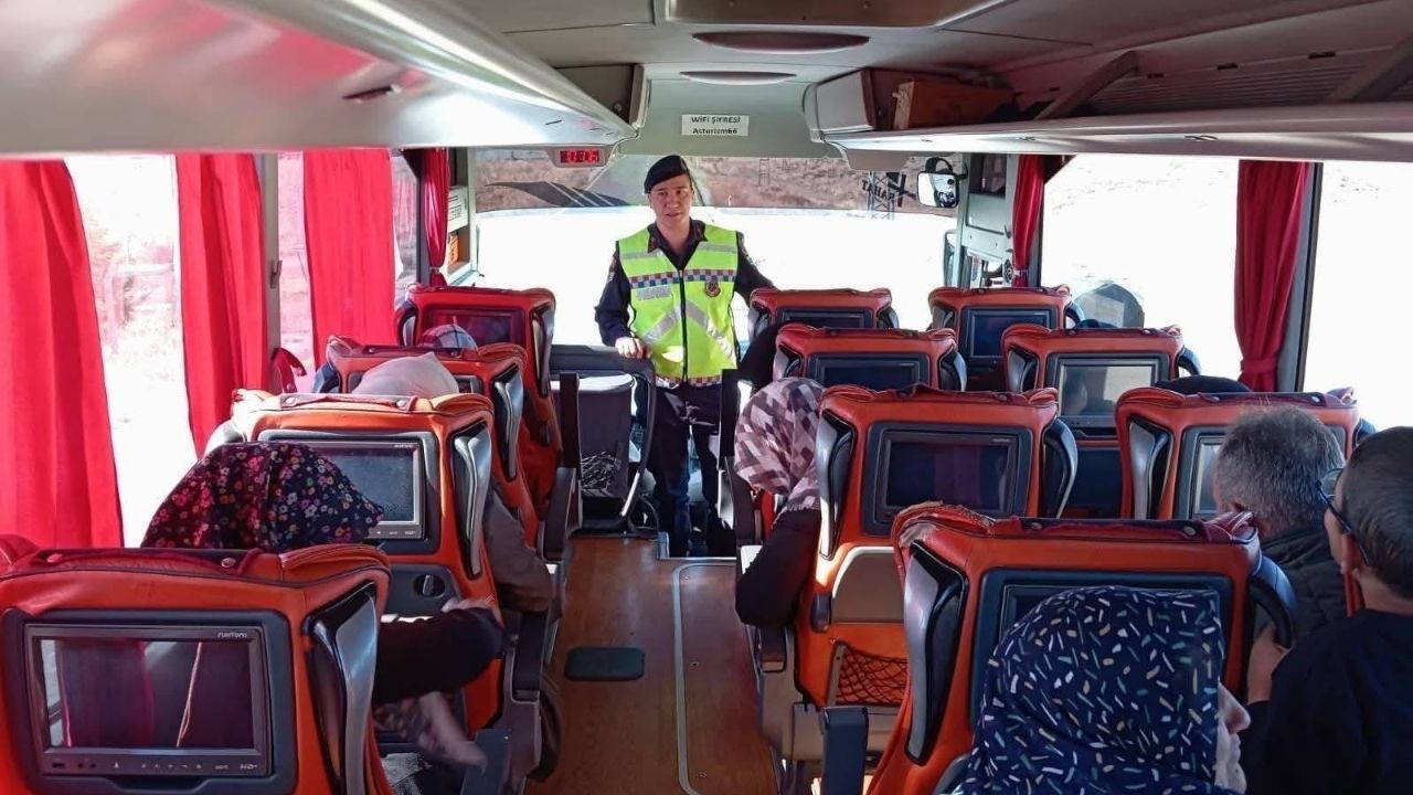 Yozgat’ta Trafik Alarmı Dönüş Yolunda Hayat Kurtaran Uyarılar (1)