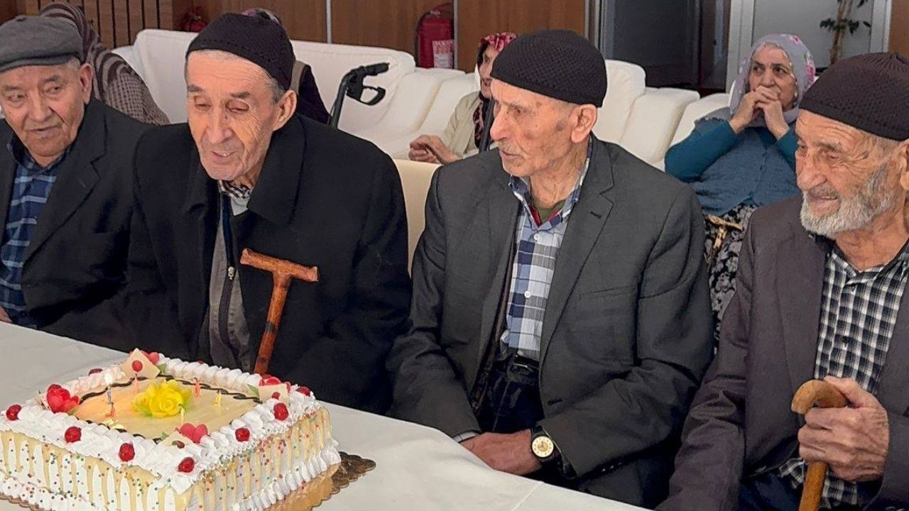 Yozgat’ta Yaşlıların Gönlüne Dokunan Kutlama (1)