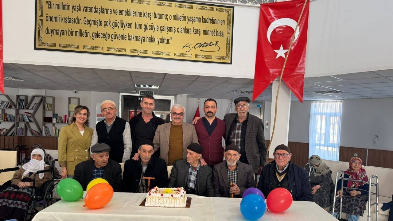 Yozgat’ta Yaşlıların Gönlüne Dokunan Kutlama (3)