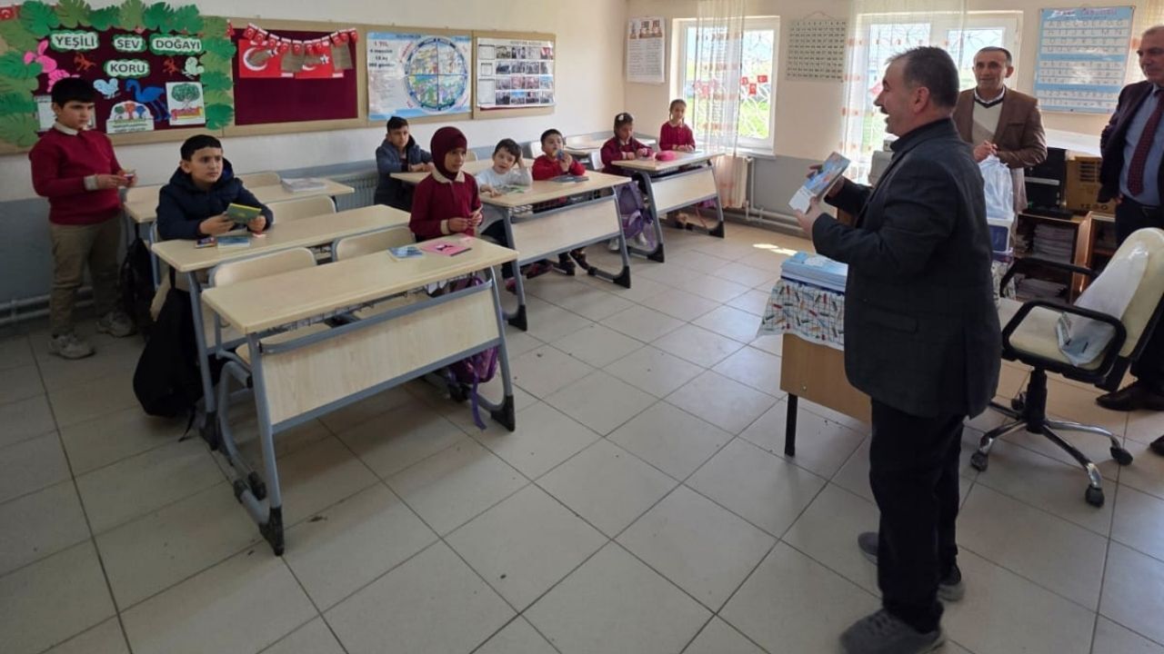 Yozgat’tan Çorum Köylerine Bilim Rüzgarı Öğrencilerle İlham Dolu Buluşma (1)