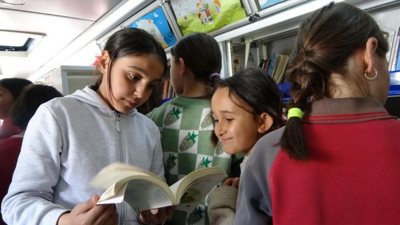 62. Kütüphane Haftası Yozgat’ta Köy Çocukları Gezici Kütüphane Ile Tanıştı (1)