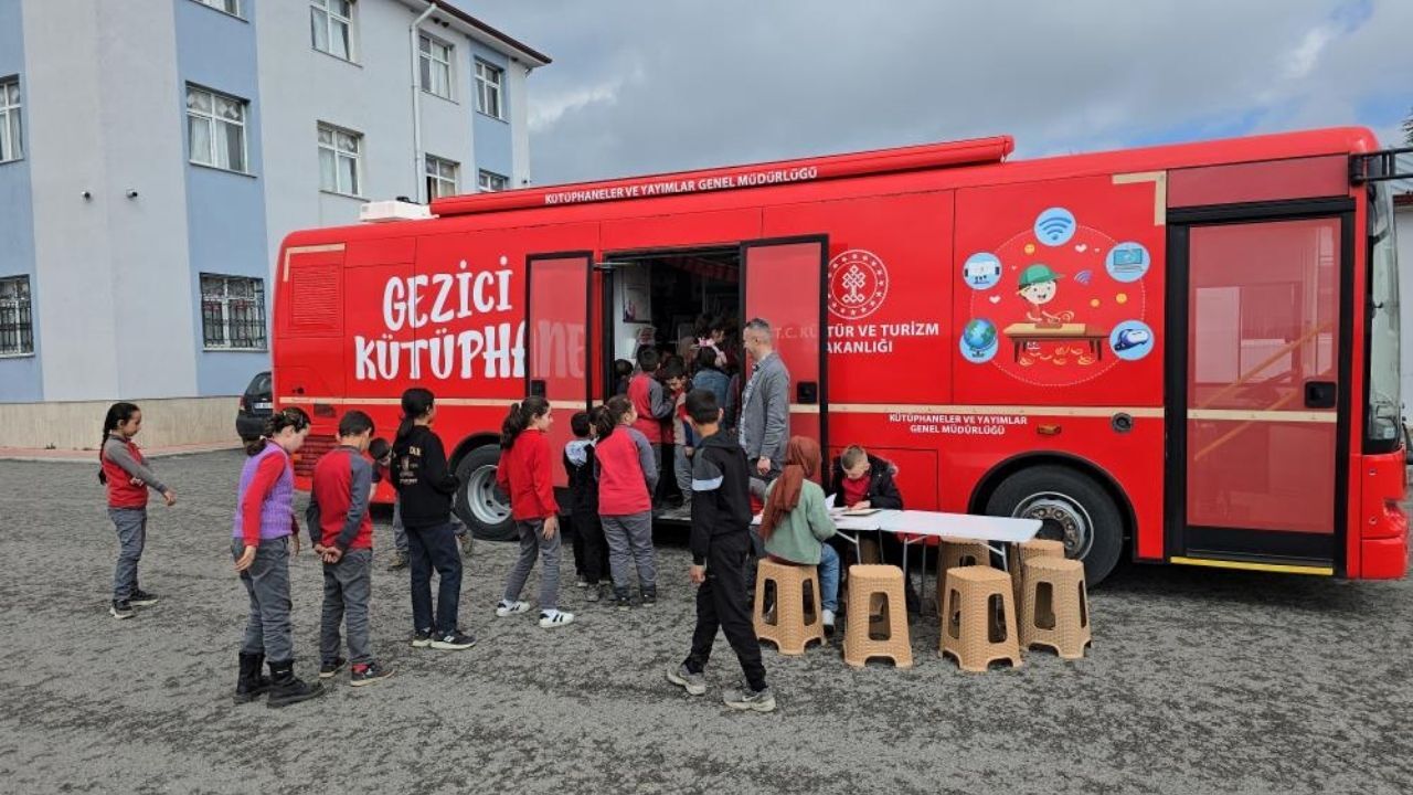 62. Kütüphane Haftası Yozgat’ta Köy Çocukları Gezici Kütüphane Ile Tanıştı (2)