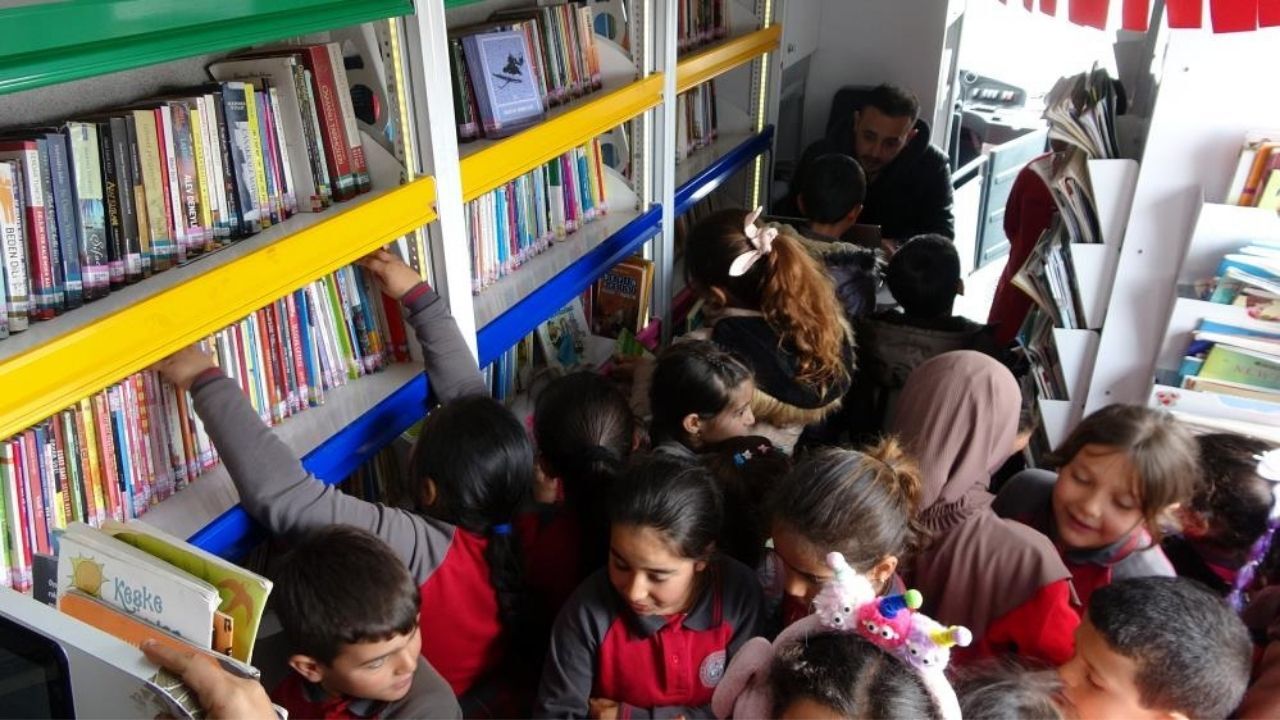 62. Kütüphane Haftası Yozgat’ta Köy Çocukları Gezici Kütüphane Ile Tanıştı (3)