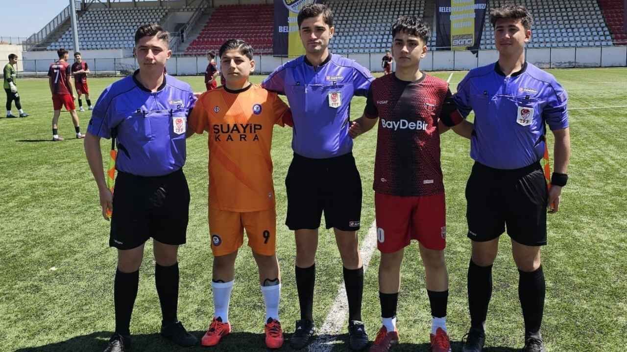 Akdağmadeni Gücü Spor Kulübü U15 Ligi Finalinde Gururlandırdı (2)