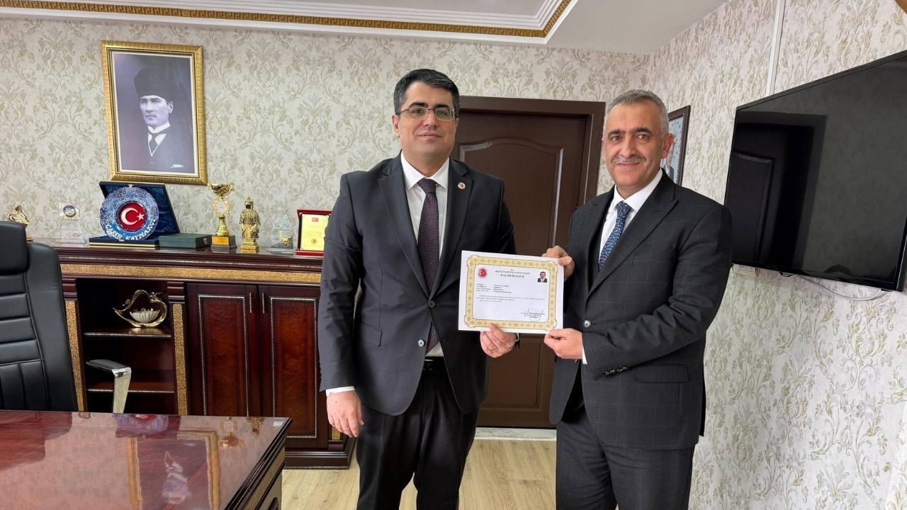 Akdağmadeni Kaymakamlığı’nda Özel Tören Personelin Başarıları Kutlandı (3)