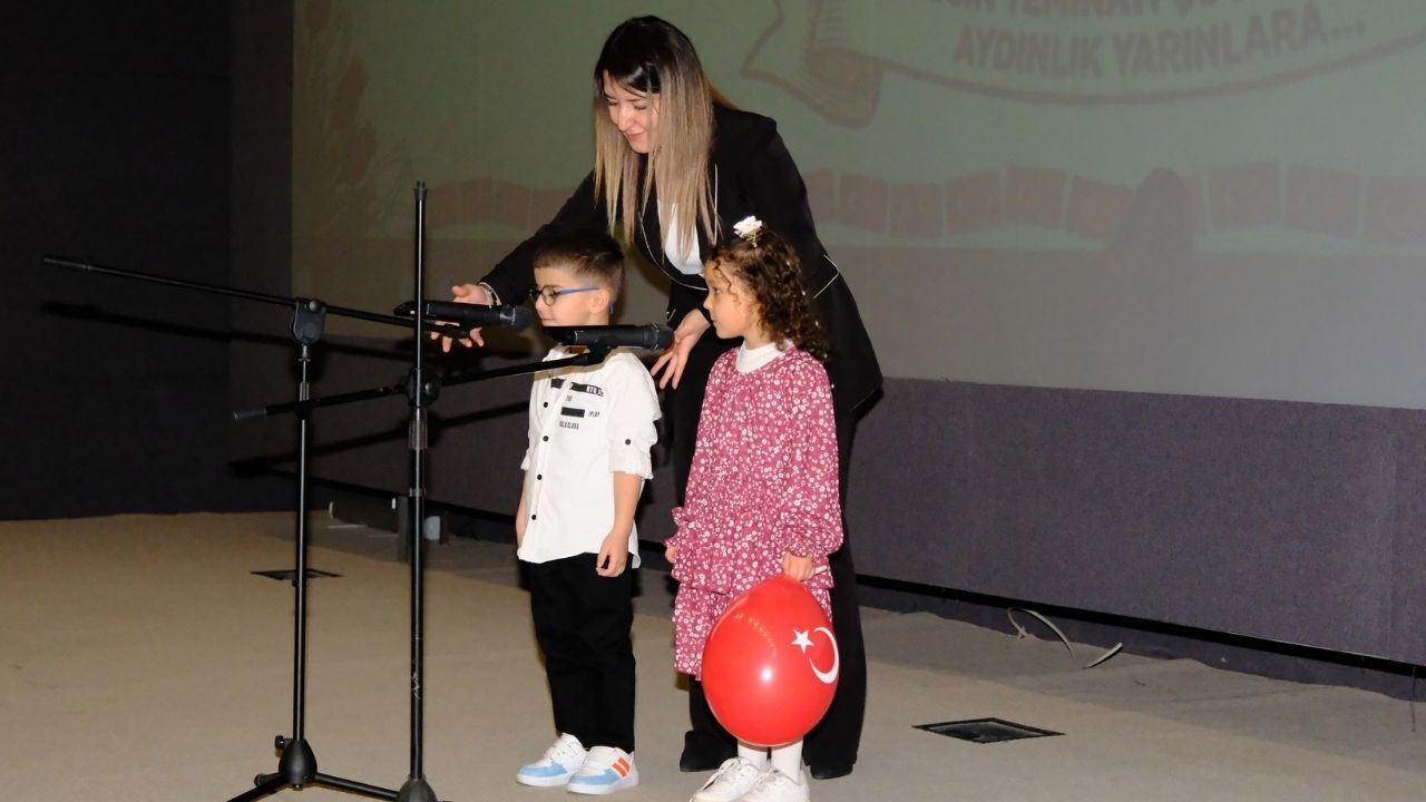 Akdağmadeni’nde 23 Nisan Kutlamasına Hüzün Hakim Oldu (5)