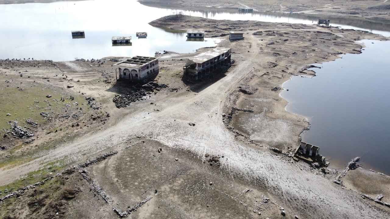 Baraj Seviyesi Yükseldi Köy Bir Yılda İki Kez Ortaya Çıkıp Kayboldu (6)