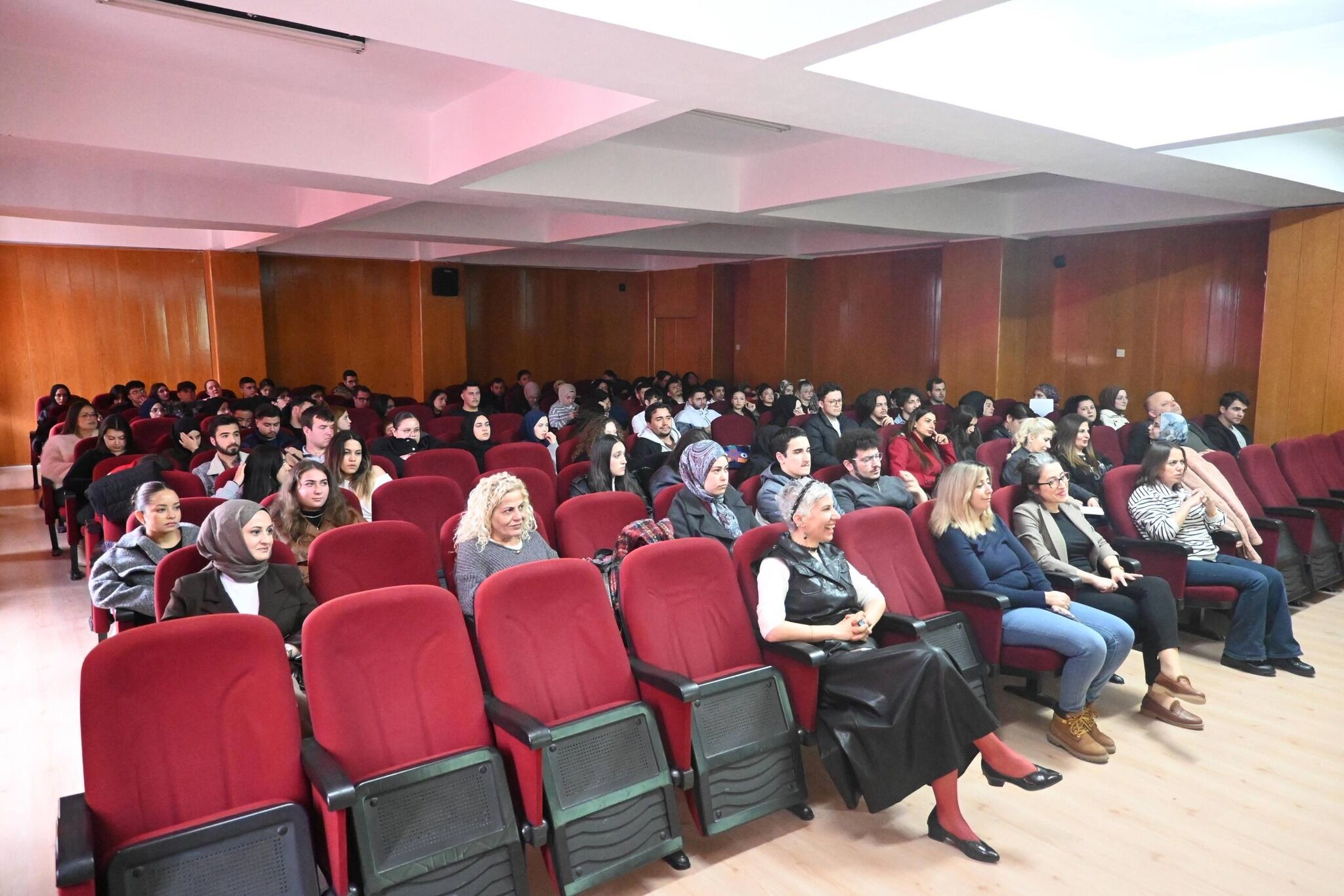 Bozok Üniversitesi’nde Sektör Günleri! Marka İletişimi Masaya Yatırıldı1