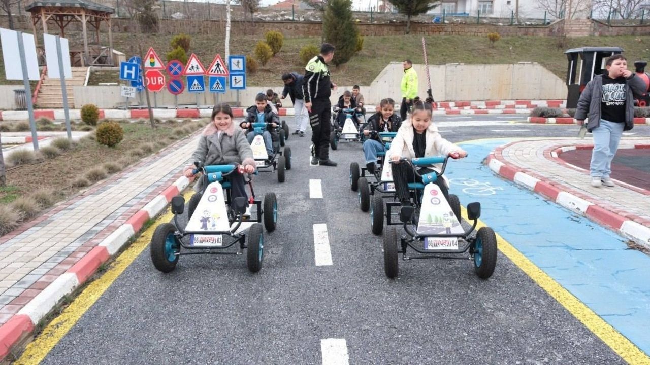 Çocuklar İçin İdeal Adres Bu Parkta Öğrenmek Ve Eğlenmek Mümkün (3)