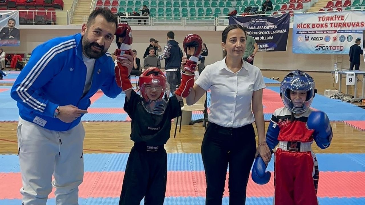 Diyarbakır’da Yozgat Rüzgarı Esti Türkiye Kickboks Şampiyonu Oldular! (3)