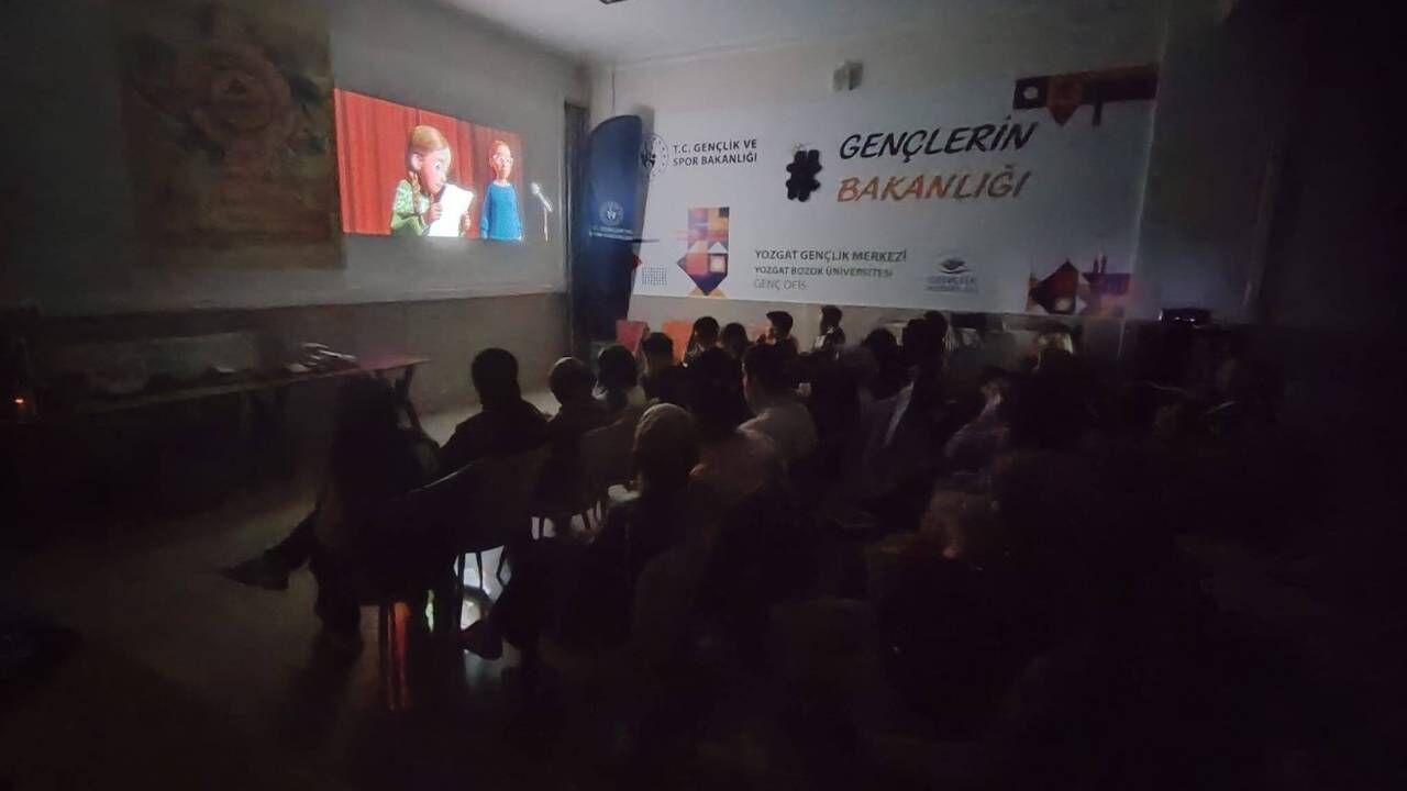 Film Gecesi Bozok Üniversitesi’nde Renkli Görüntülere Sahne Oldu (1)