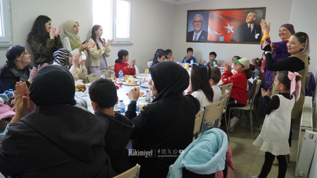 Geleceğin Teminatı Yozgat'ta Buluştu Fırçalar Konuştu, Cumhuriyet Coşkusu Tavan Yaptı! (5)