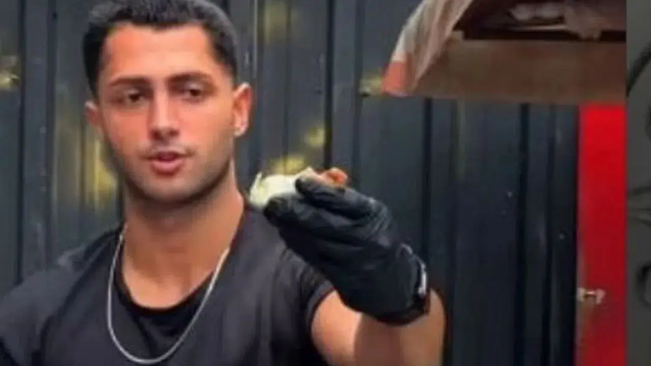 Hric Yakisikli Cig Kofteci Ekrem Tekguclu Kimdir Kac Yasinda Ve Nereli Nerede Calisiyor