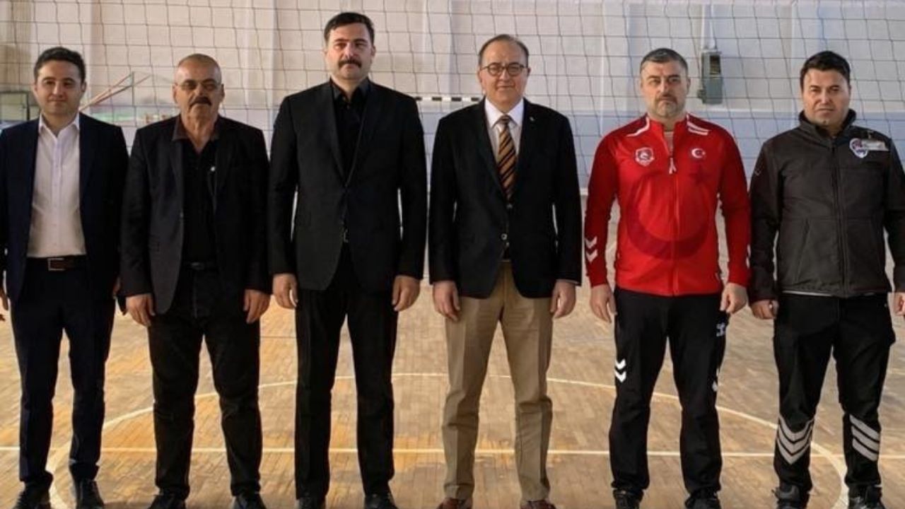 İl Müdürü Sahaya İndi! Şefaatli’de Sporun Geleceği Görüşüldü (4)