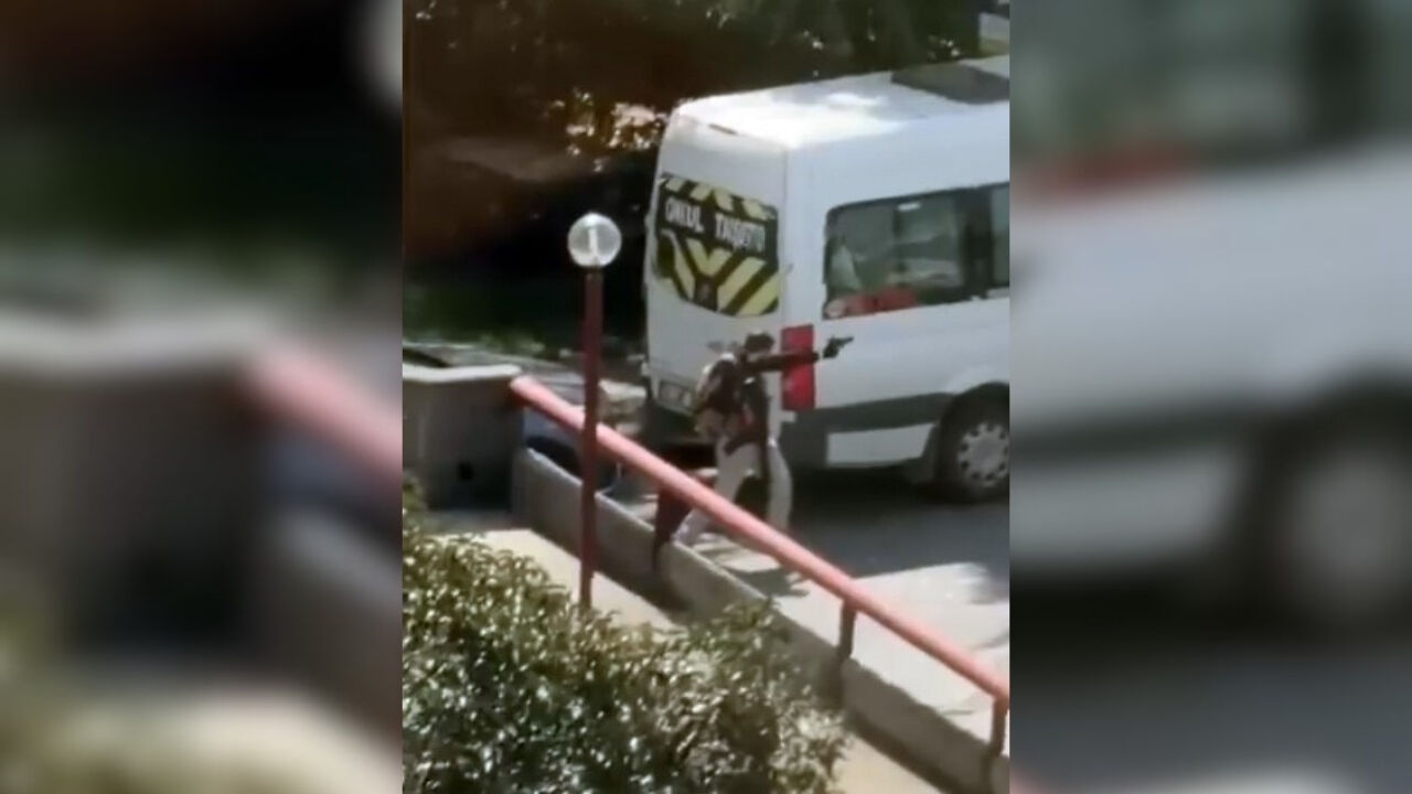 İsrail Konsolosluğu Önünde Çatışma 3 Terörist Etkisiz Hale Getirildi (3)